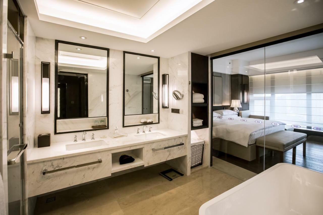 Crowne Plaza Zhanjiang Kang Yi, An Ihg Hotel Eksteriør billede